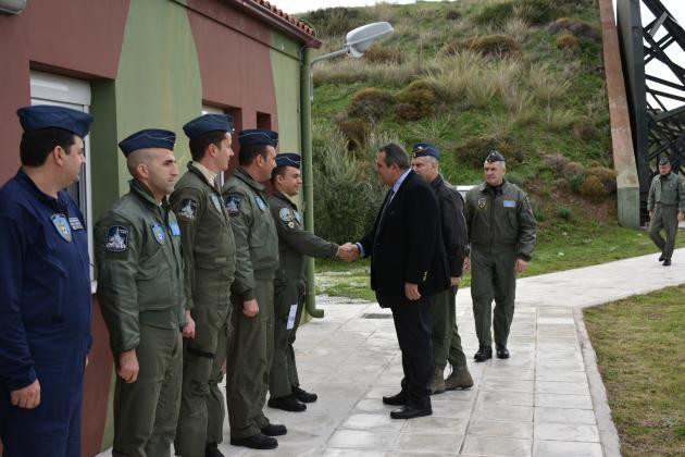 Στην 135 Σμηναρχία Μάχης ο ΥΕΘΑ Π.Καμμένος με τον Αρχηγό ΓΕΑ